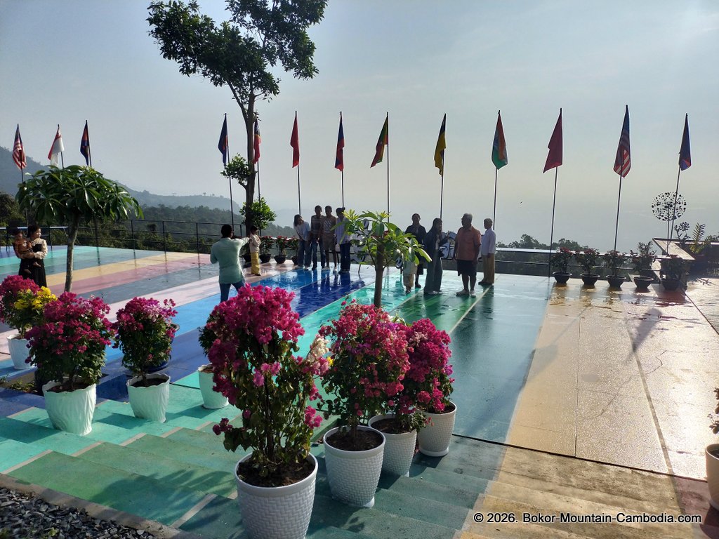 Loak Ta Muk Yeak cafe and restaurant on bokor mountain