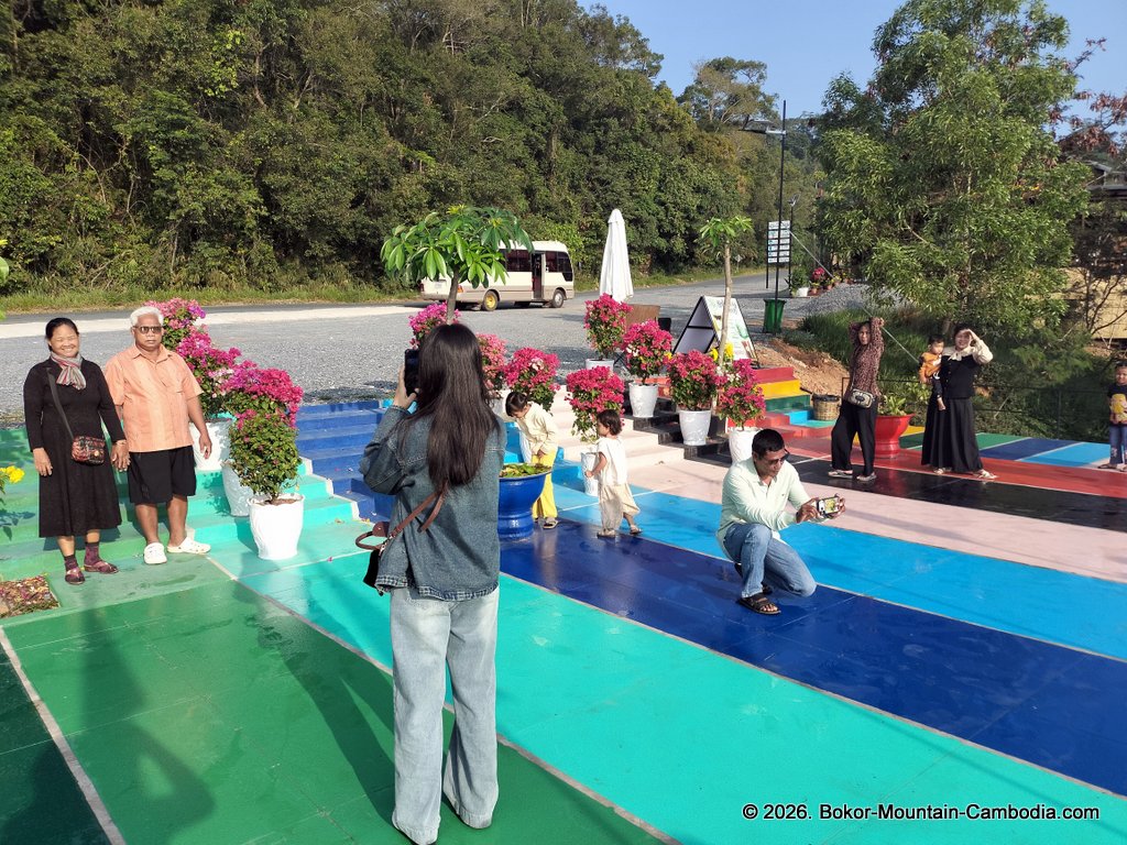 Loak Ta Muk Yeak cafe and restaurant on bokor mountain