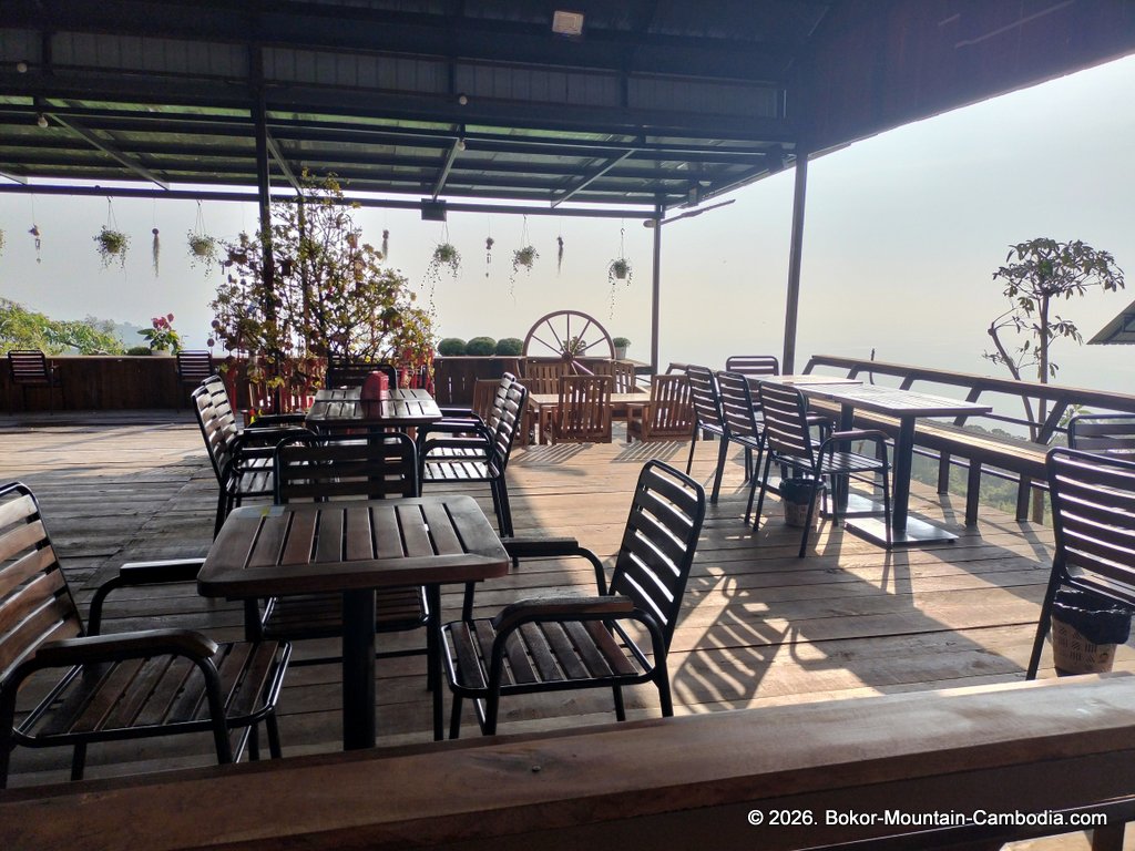 Loak Ta Muk Yeak cafe and restaurant on bokor mountain