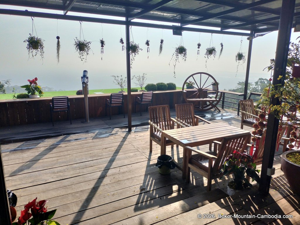 Loak Ta Muk Yeak cafe and restaurant on bokor mountain