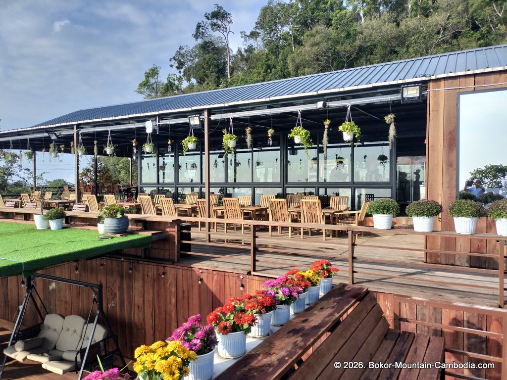 Loak Ta Muk Yeak cafe and restaurant on bokor mountain