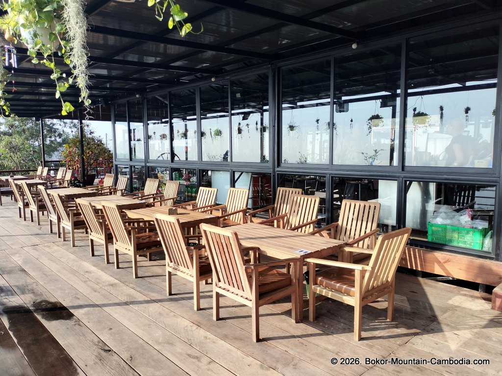 Loak Ta Muk Yeak cafe and restaurant on bokor mountain